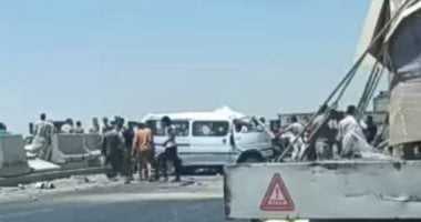 إصابة-6-أشخاص-فى-حادث-تصادم-سيارتين-بالطريق-الزراعى-بكوم-أمبو